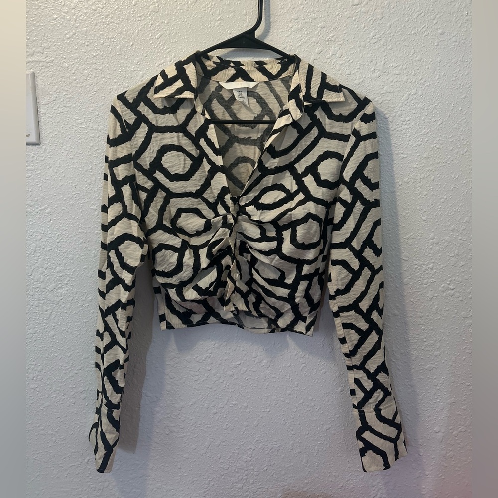 H&M Black and Cream Patterned Long Sleeve Top